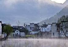 城事·战高温 | 上海：高温“超长待机”，市民戏水享清凉